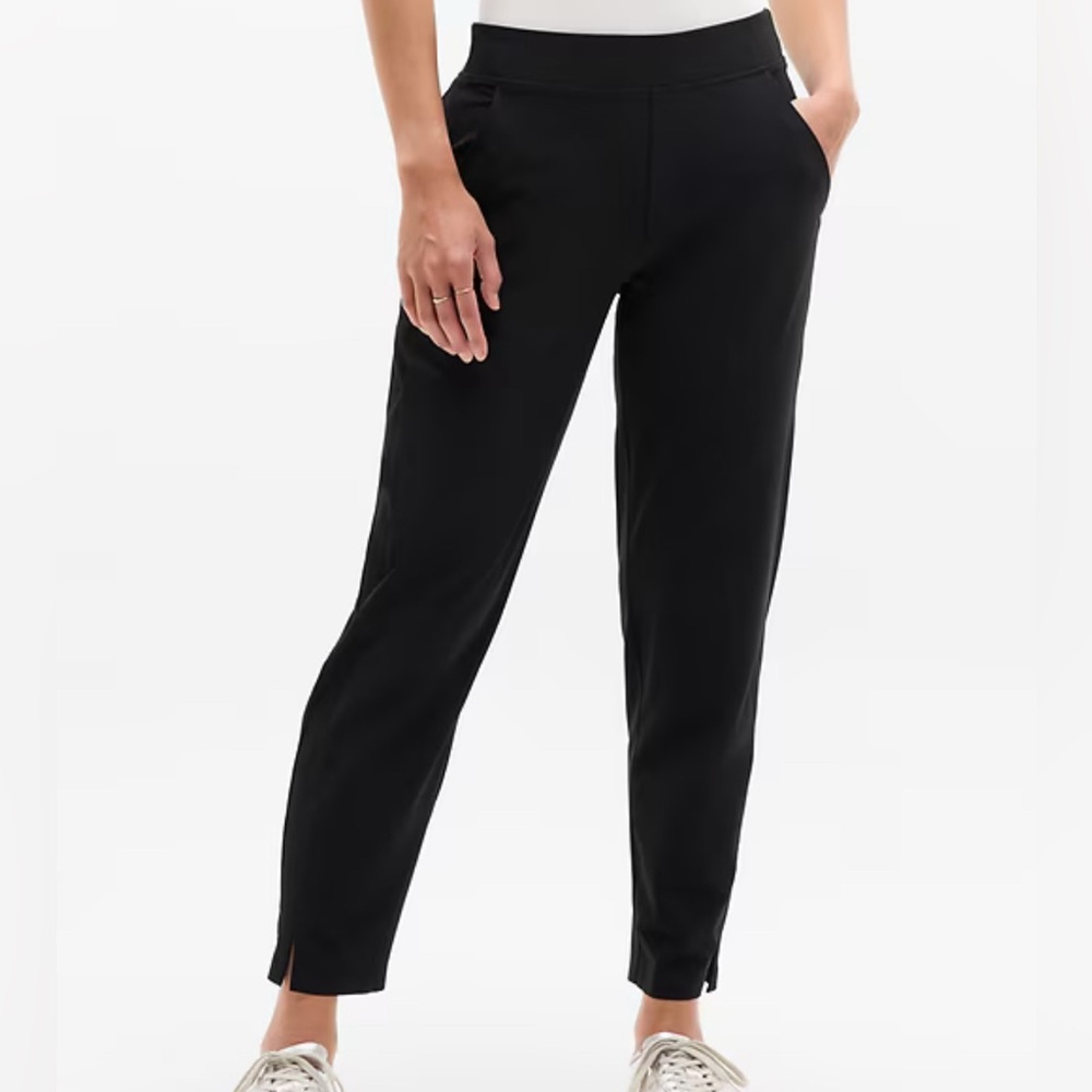 Athleta Brooklyn Ankle Pants Size 8 Black Featherweight Stretch Travel Work